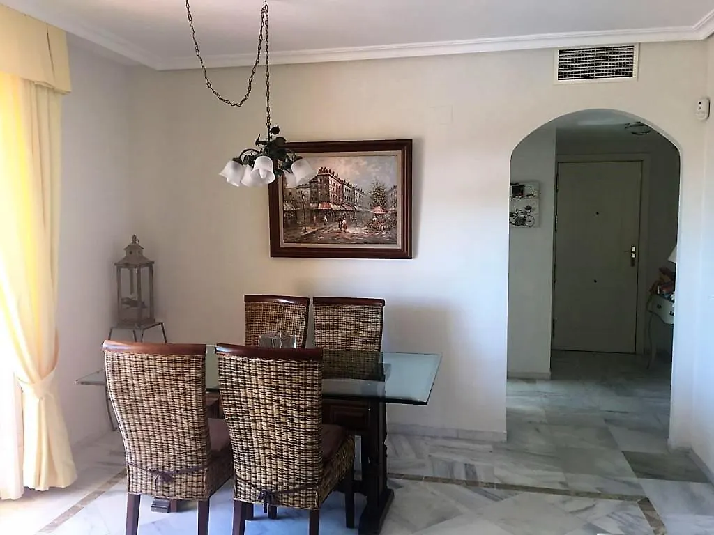 Piso A 10 Minutos Andando De Puerto Banus. Apartment Marbella