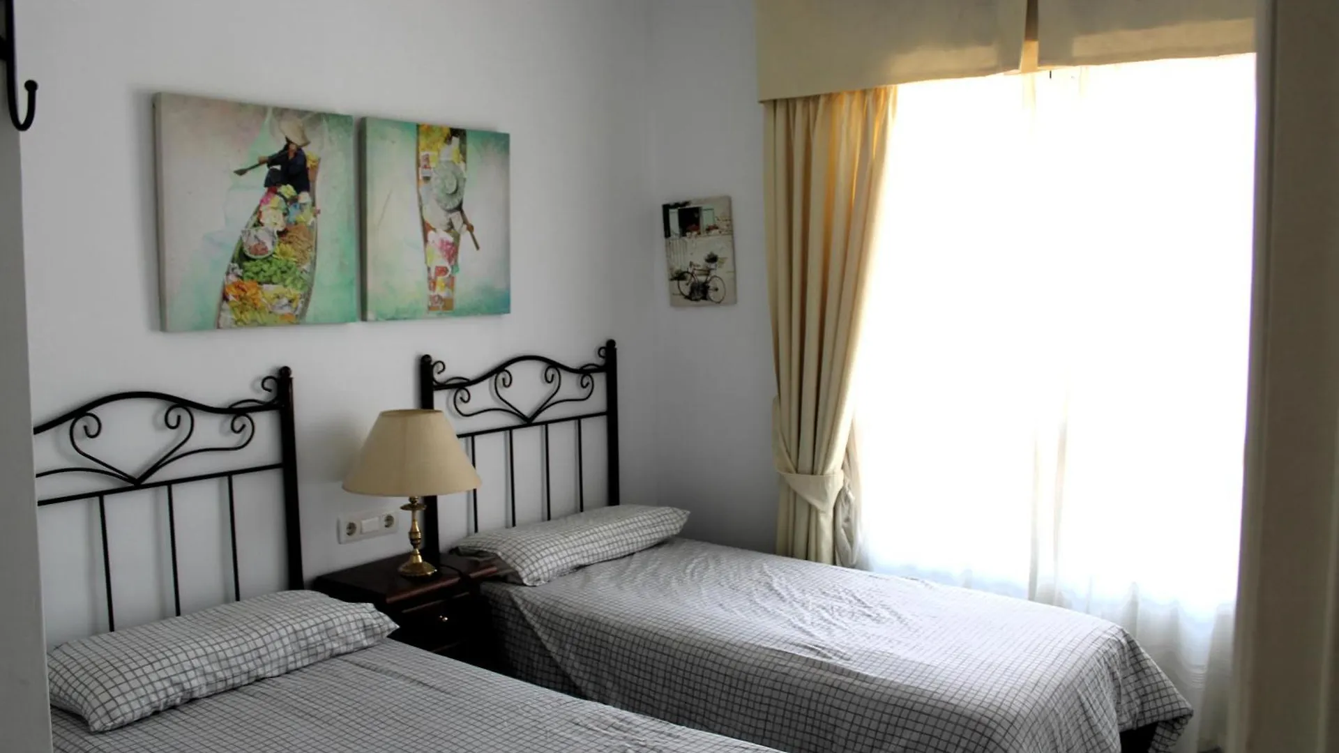 Piso A 10 Minutos Andando De Puerto Banus. Apartment Marbella Spain